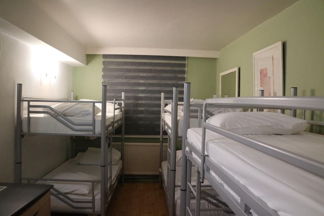 Es Hostel Midi Saint-Gilles Exteriör bild